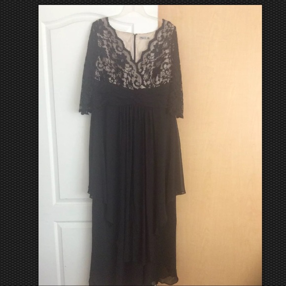 upper lace flowy dress